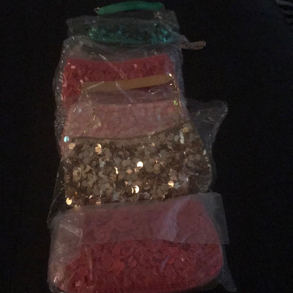 Purse - Picture 1 of 2